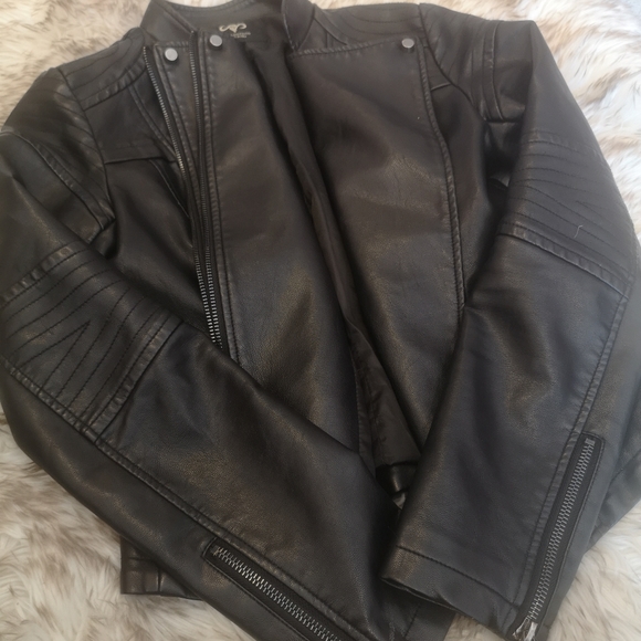 Leather motorcycle jacket - Picture 4 of 8